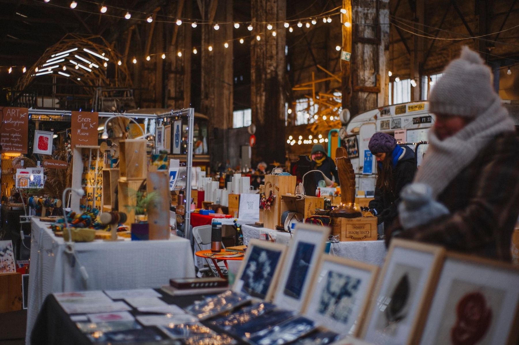 Marché de Noël Carrousel de curiosités Vivres de l'art Bordeaux