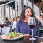 Déjeuner en terrasse