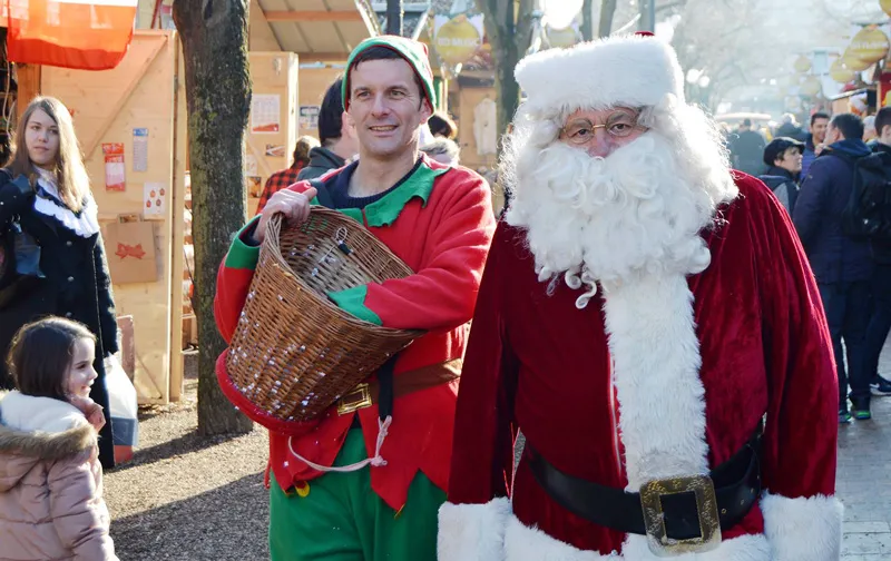 Papá Noel y el duende